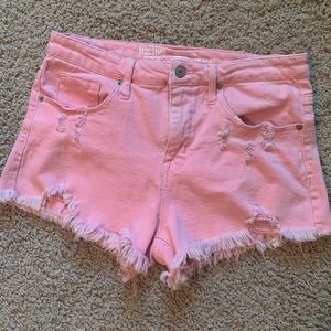 Cute ripped/frayed shorts 💙